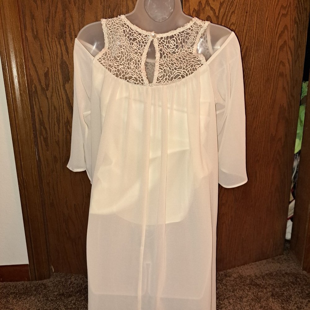 Soul mates Cold Shoulder Dress size Medium - Picture 3 of 7